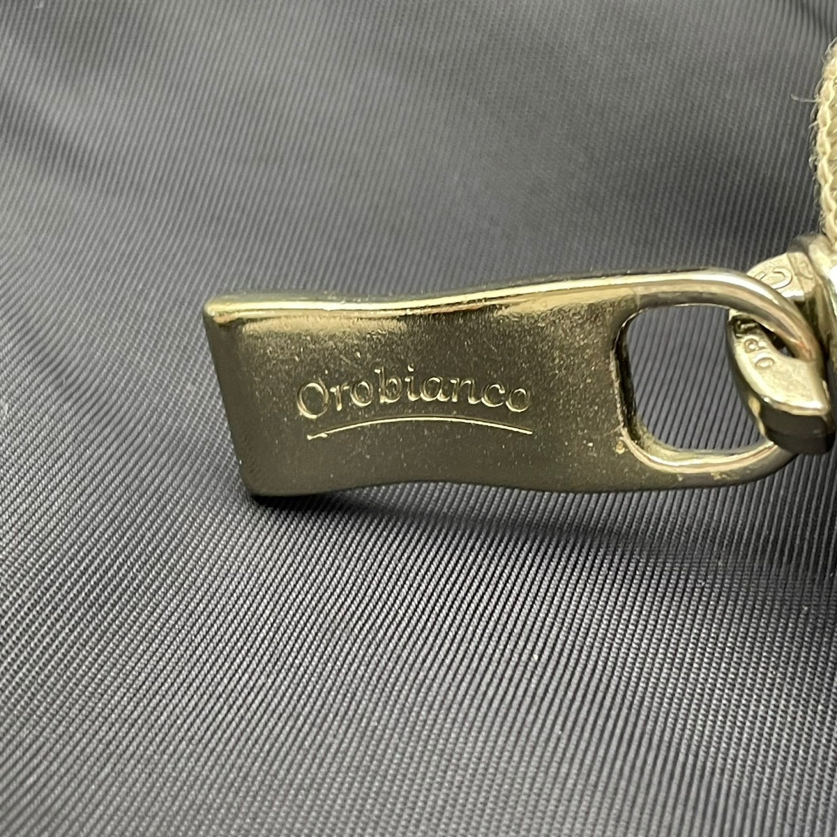 【良品】Orobianco オロビアンコ 2WAY ショルダーバッグ ハンドバッグ ナイロン レザー ネイビー 紺 ブラウン 茶 斜め掛け 肩掛け A4収納可能 軽量 ビジネス カジュアル メンズ レディース カバン 鞄 S98ｖ