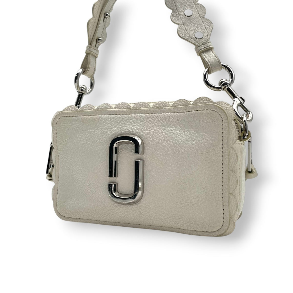【良品】MARC JACOBS マークジェイコブス ショルダーバッグ ザ ソフトショット スカロップ 21 レザー ホワイト 白 アイボリー 斜め掛け クロスボディ ダブルジップ スカロップカット レディース カバン 鞄 S83