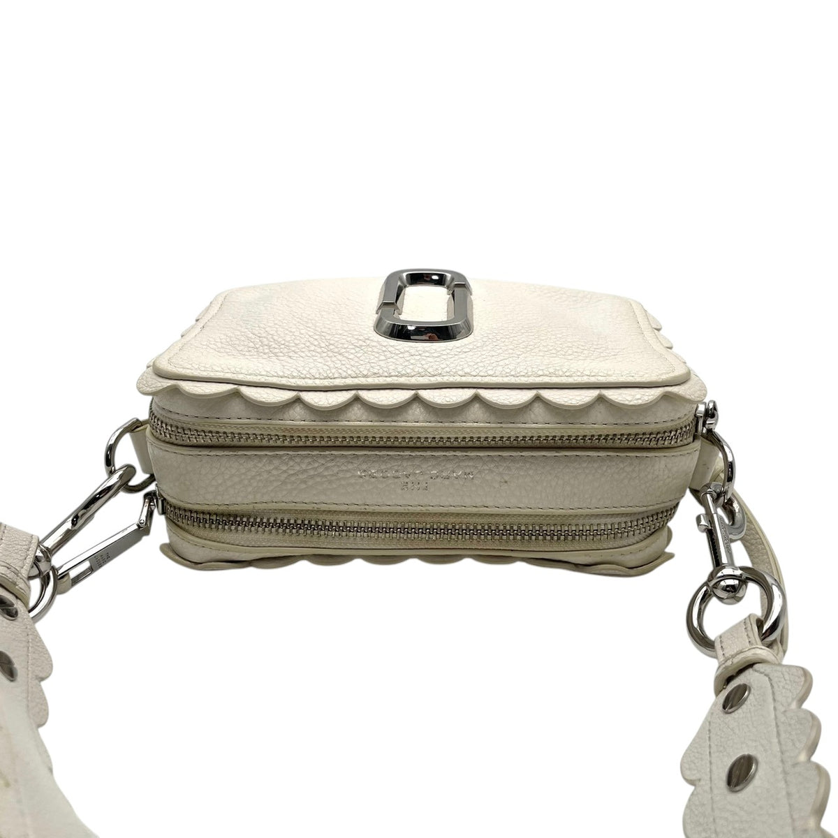 【良品】MARC JACOBS マークジェイコブス ショルダーバッグ ザ ソフトショット スカロップ 21 レザー ホワイト 白 アイボリー 斜め掛け クロスボディ ダブルジップ スカロップカット レディース カバン 鞄 S83