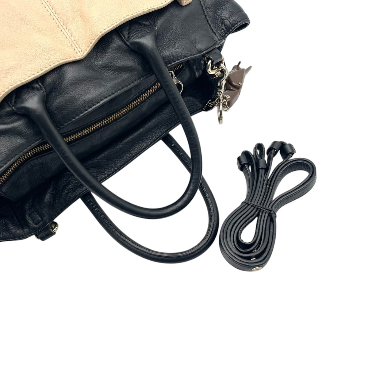 【良品】See By Chloe シーバイクロエ トートバッグ ショルダーバッグ NELLIE ネリー 2WAY ハンドバッグ レザー ベージュ ブラック 黒 ネイビー マルチカラー 斜め掛け 肩掛け チャーム付き レディース S83