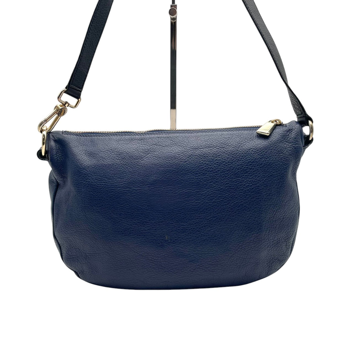 【良品】FURLA フルラ ショルダーバッグ ハーフムーン レザー ネイビー 紺 ブラック 黒 バイカラー クロスボディ 斜め掛け 肩掛け フラップ シボ革 エレガント カジュアル チャーム金具 レディース S83