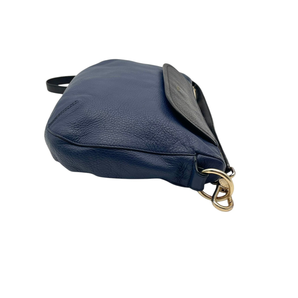 【良品】FURLA フルラ ショルダーバッグ ハーフムーン レザー ネイビー 紺 ブラック 黒 バイカラー クロスボディ 斜め掛け 肩掛け フラップ シボ革 エレガント カジュアル チャーム金具 レディース S83