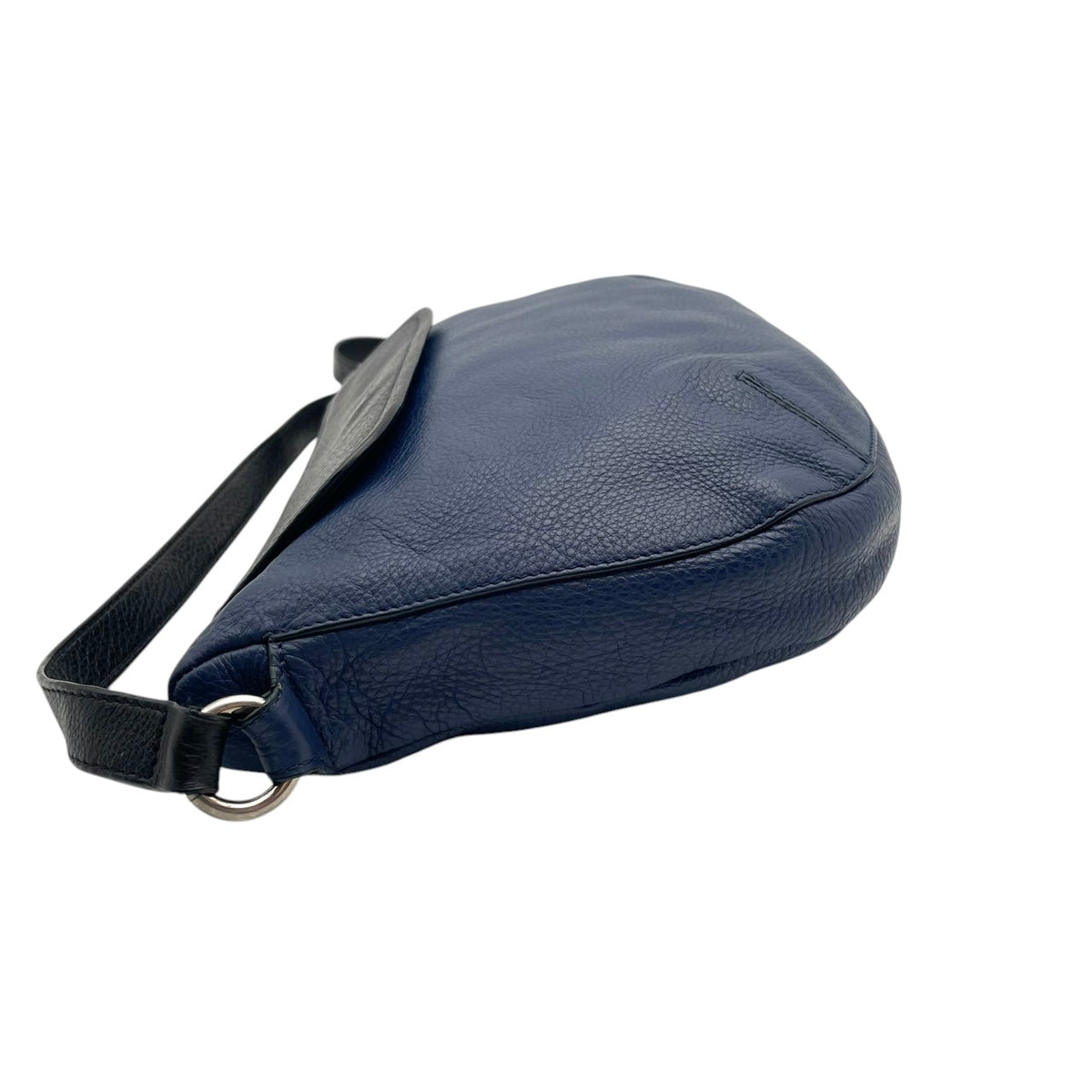 【良品】FURLA フルラ ショルダーバッグ ハーフムーン レザー ネイビー 紺 ブラック 黒 バイカラー クロスボディ 斜め掛け 肩掛け フラップ シボ革 エレガント カジュアル チャーム金具 レディース S83