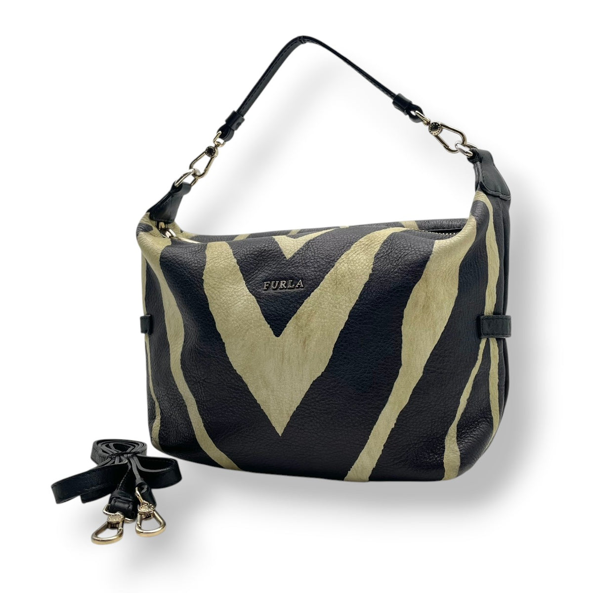 【良品】FURLA フルラ ショルダーバッグ ハンドバッグ 2WAY ゼブラ柄 アニマル柄 シボ革 レザー ブラック 黒 ホワイト 白 斜め掛け 肩掛け 手提げ エレガント モード カジュアル レディース カバン 鞄 S83