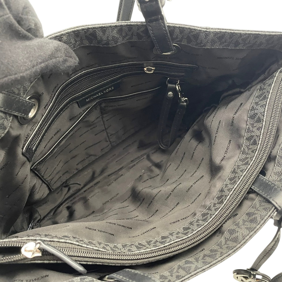 美品 MICHAEL KORS マイケルコース トートバッグ JET SET ITEM EW シグネチャー グレー PVC レザー MKロゴ チャーム シルバー金具 肩掛け 大容量 通勤 ビジネス レディース エレガント S83