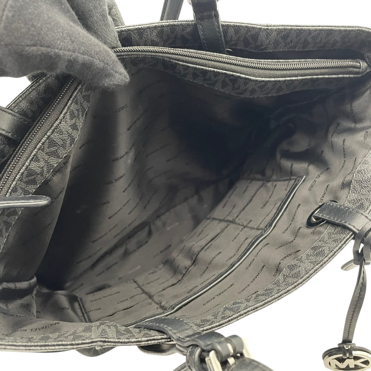 美品 MICHAEL KORS マイケルコース トートバッグ JET SET ITEM EW シグネチャー グレー PVC レザー MKロゴ チャーム シルバー金具 肩掛け 大容量 通勤 ビジネス レディース エレガント S83