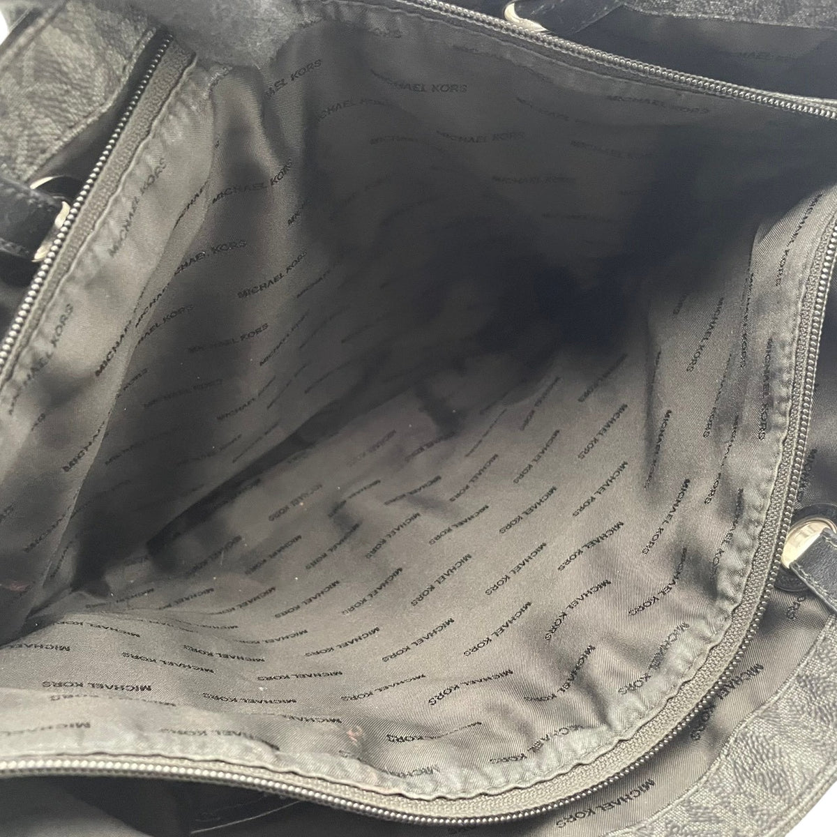 美品 MICHAEL KORS マイケルコース トートバッグ JET SET ITEM EW シグネチャー グレー PVC レザー MKロゴ チャーム シルバー金具 肩掛け 大容量 通勤 ビジネス レディース エレガント S83