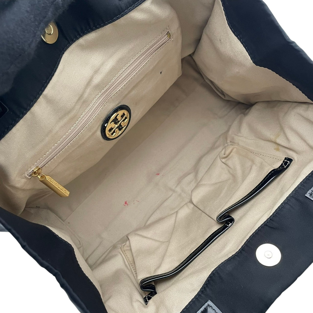 良品 TORY BURCH トリーバーチ Ella エラ トートバッグ ナイロン パテント ブラック 黒 ダブルT ビッグロゴ ハンドバッグ 肩掛け A4収納 大容量 軽量 レディース 通勤 通学 ビジネス 旅行 エレガント S83