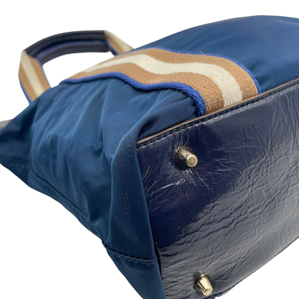 良品 ANYA HINDMARCH アニヤハインドマーチ トートバッグ ネイビー ナイロン パテントレザー ストライプ リボンロゴ ボウロゴ ハンドバッグ 肩掛け A4収納 大容量 軽量 レディース 通勤 通学 ビジネス エレガント 上品 S84