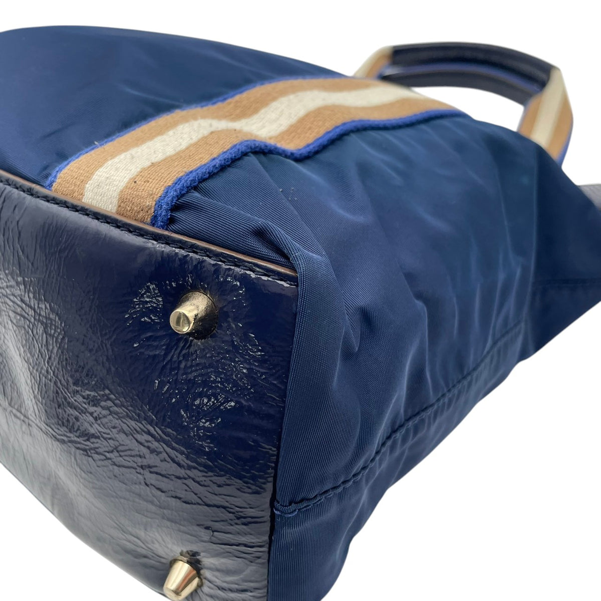 良品 ANYA HINDMARCH アニヤハインドマーチ トートバッグ ネイビー ナイロン パテントレザー ストライプ リボンロゴ ボウロゴ ハンドバッグ 肩掛け A4収納 大容量 軽量 レディース 通勤 通学 ビジネス エレガント 上品 S84