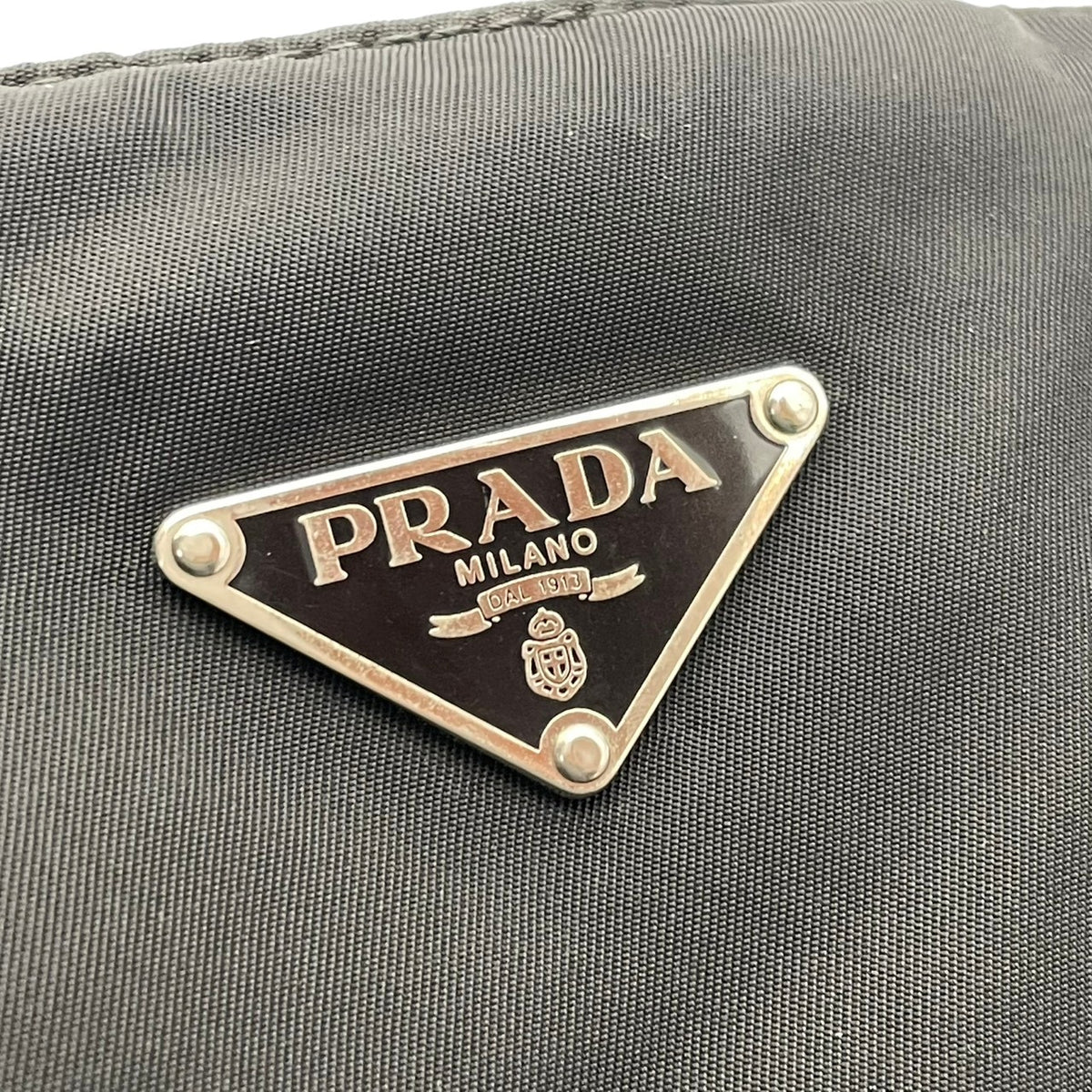 良品 PRADA プラダ トートバッグ ショルダートート ブラック 黒 ナイロン レザー 本革 三角ロゴ トライアングルロゴ テスート 肩掛け A4収納 大容量 シルバー金具 レディース 通勤 通学 ビジネス デイリー イタリア製 S84