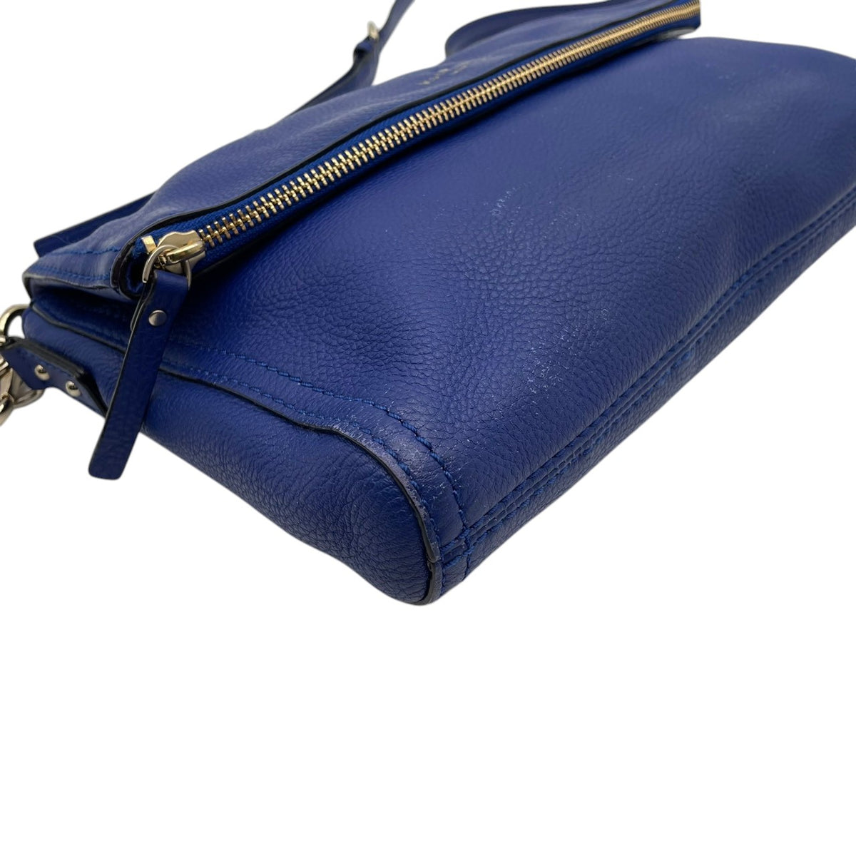 良品 kate spade ケイトスペード ショルダーバッグ コブルヒル Cobble Hill ブルー 青 レザー 本革 シボ革 フォールドオーバー フラップ ファスナー ゴールドロゴ ゴールド金具 斜めがけ クロスボディ レディース デイリー S84