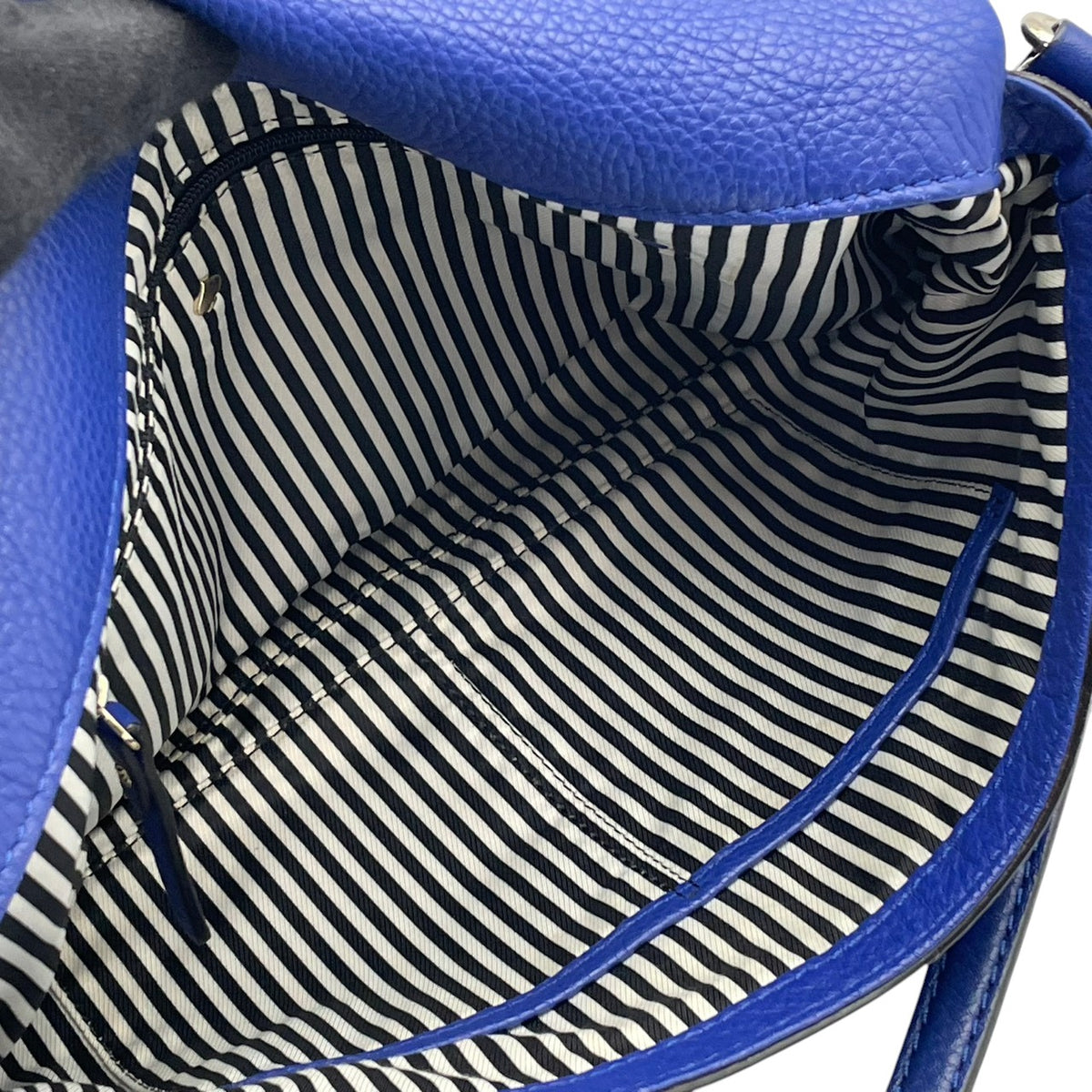 良品 kate spade ケイトスペード ショルダーバッグ コブルヒル Cobble Hill ブルー 青 レザー 本革 シボ革 フォールドオーバー フラップ ファスナー ゴールドロゴ ゴールド金具 斜めがけ クロスボディ レディース デイリー S84