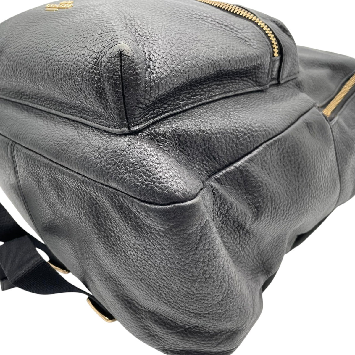 良品 COACH コーチ F29004 Charlie チャーリー バックパック リュック デイパック ブラック 黒 ペブルドレザー シボ革 ゴールド金具 ロゴ ファスナー フロントポケット 大容量 A4収納 レディース メンズ ユニセックス S99