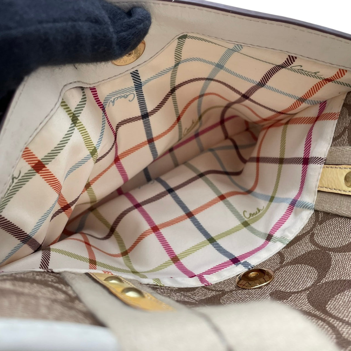 良品 COACH コーチ 11350 ヘリテージ ストライプ シグネチャー トートバッグ ライトブラウン アイボリー PVC レザー ゴールド金具 ロゴ 馬車柄 肩掛け ハンドバッグ レディース キャンバス 大型ロゴ デイリー S99