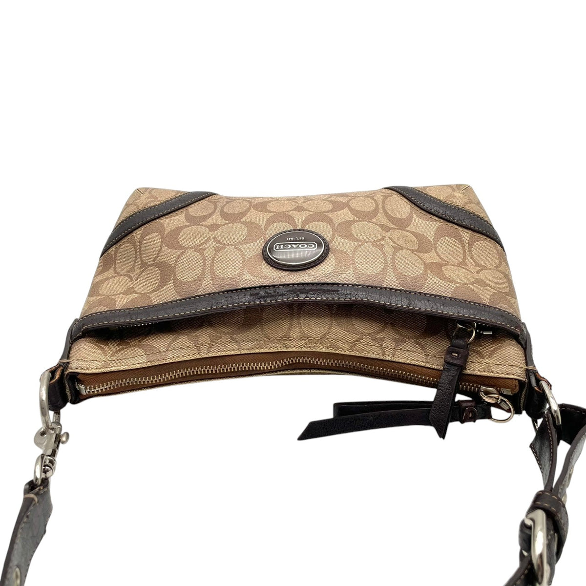 良品 COACH コーチ ヘリテージ シグネチャー ショルダーバッグ ライトブラウン ブラウン PVC レザー ロゴプレート シルバー金具 肩掛け 斜め掛け モノグラム ファスナー レディース ロゴ柄 カジュアル デイリー S99