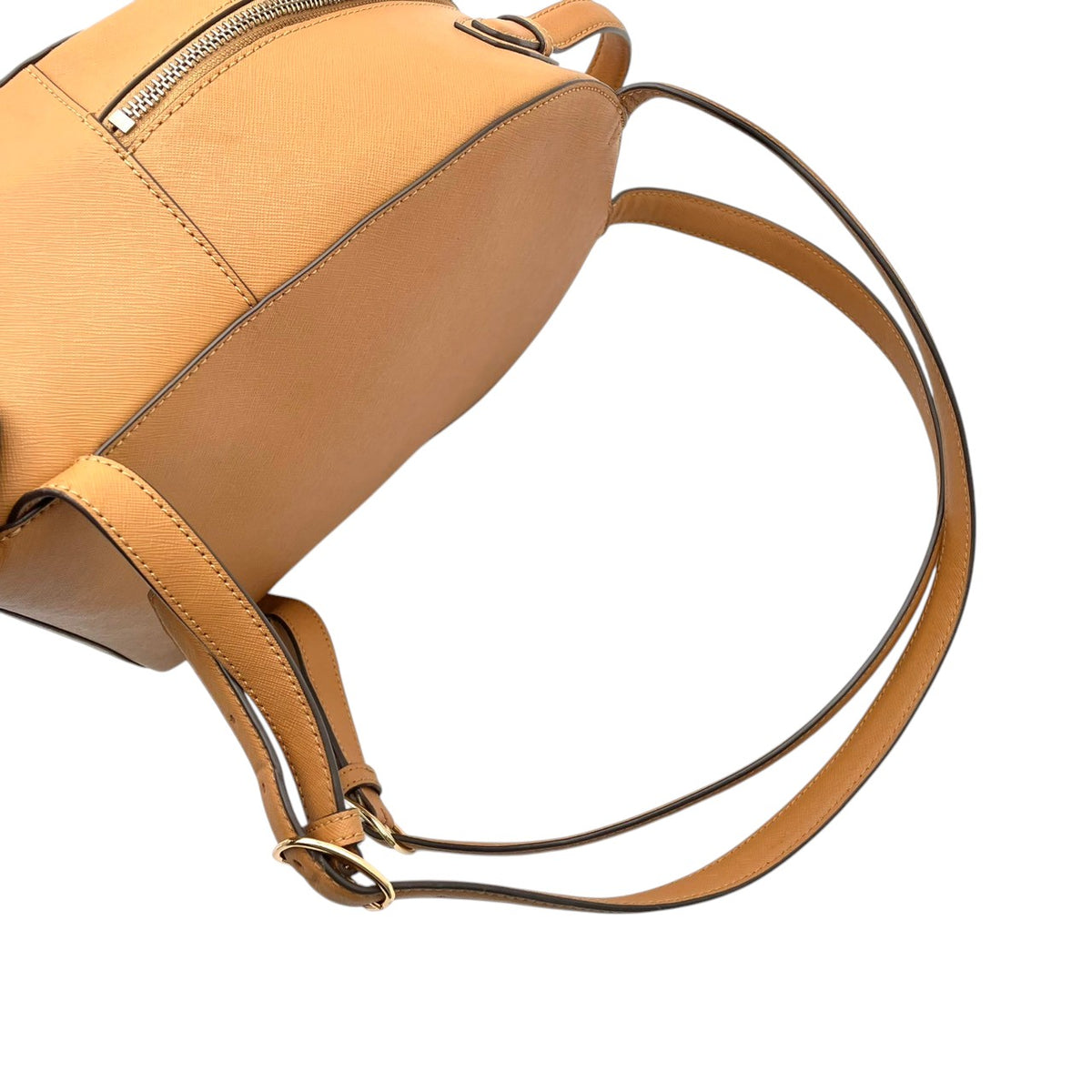 TORY BURCH トリーバーチ Emerson エマーソン バックパック リュック デイパック キャメル レザー サフィアーノ調 ダブルT ロゴ ゴールド金具 フロントポケット ファスナー 無地 レディース 通勤 通学 カジュアル デイリー S95