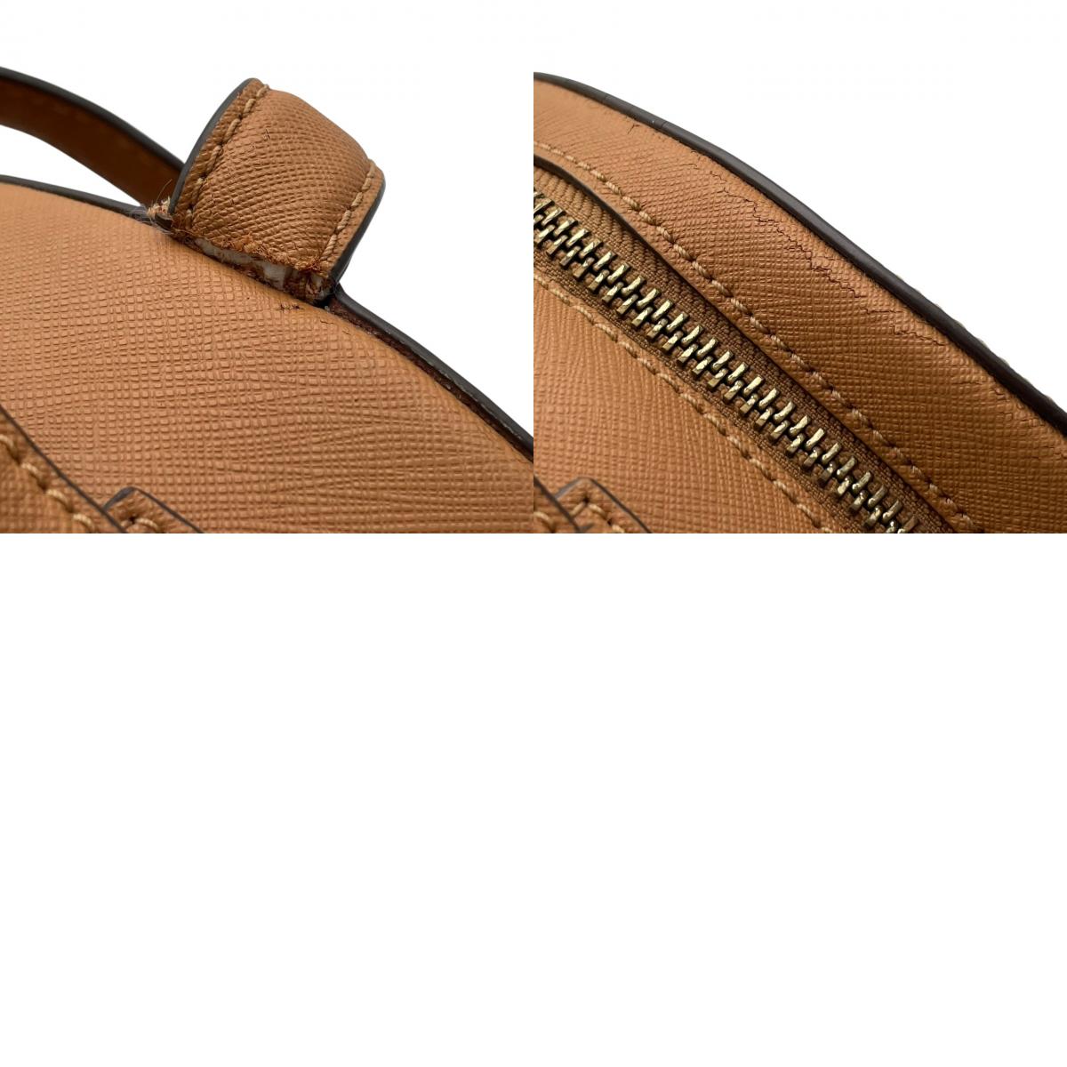 TORY BURCH トリーバーチ Emerson エマーソン バックパック リュック デイパック キャメル レザー サフィアーノ調 ダブルT ロゴ ゴールド金具 フロントポケット ファスナー 無地 レディース 通勤 通学 カジュアル デイリー S95