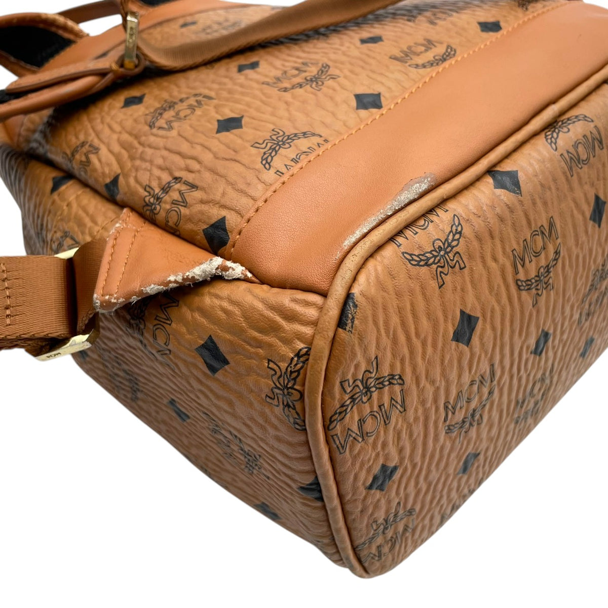 良品 MCM エムシーエム Stark スターク バックパック リュック キャメルブラウン Visetos ヴィセトス モノグラム コーティングキャンバス レザー ゴールド金具 ロゴプレート 総柄 フロントポケット レディース メンズ デイパック S95
