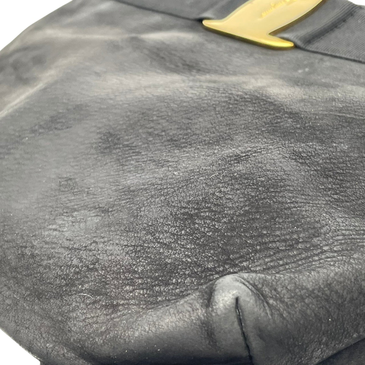 良品 Salvatore Ferragamo フェラガモ D210588 ヴァラ リボン ショルダーバッグ ブラック 黒 レザー ゴールド金具 肩掛け クラッチバッグ バネ口金 ロゴ レディース フォーマル 冠婚葬祭 パーティー S95