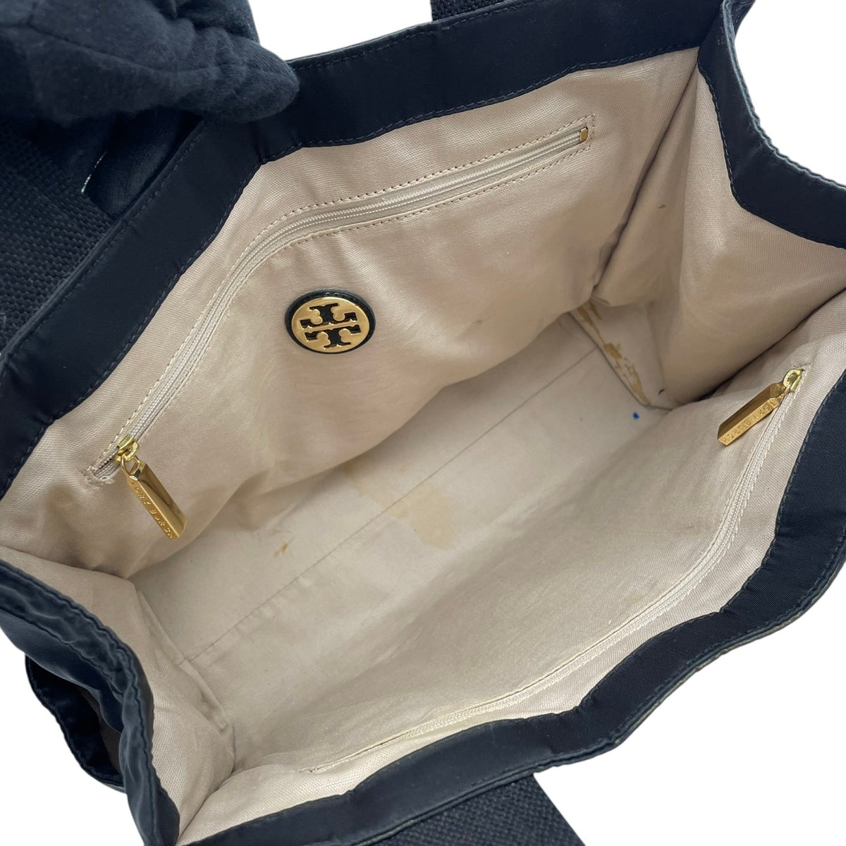 良品 TORY BURCH トリーバーチ Ella エラ トートバッグ ブラック 黒 ナイロン エナメル パテント ダブルT ロゴ 肩掛け ハンドバッグ レディース サイドポケット 光沢 A4収納 通勤 通学 デイリー スクエア S95