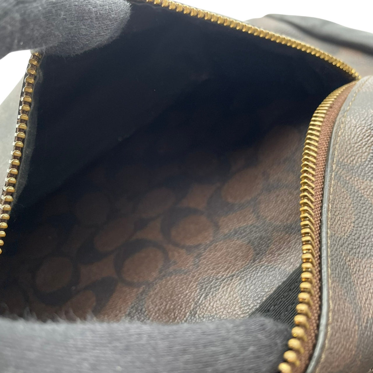 良品 COACH コーチ F58314 チャーリー バックパック シグネチャー リュック デイパック ブラウン ブラック PVC コーティングキャンバス レザー ゴールド金具 ロゴ 総柄 ファスナー レディース 通勤 通学 S22