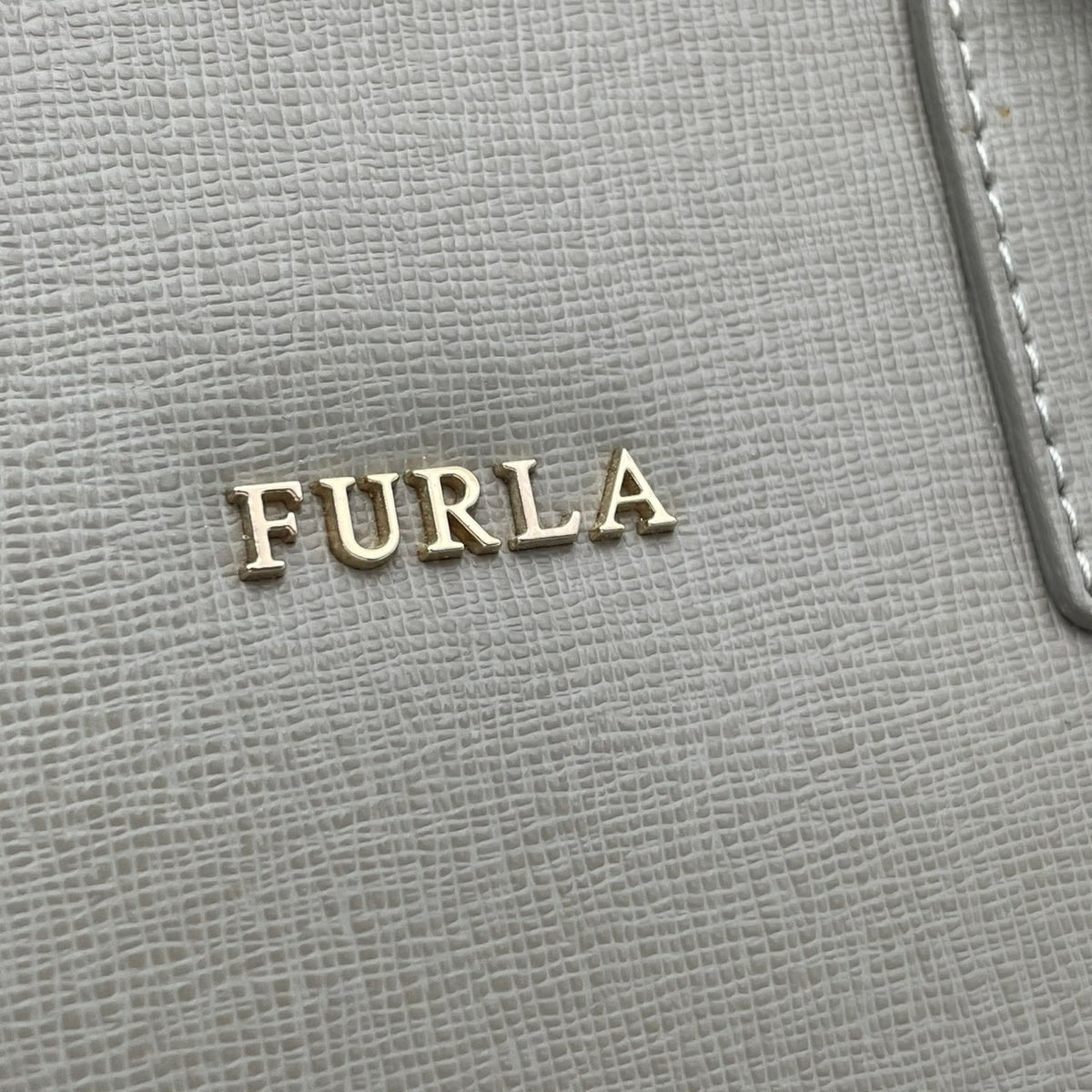 美品 FURLA フルラ LINDA リンダ 2way ハンドバッグ ショルダーバッグ グリーングレー レザー ゴールド金具 ロゴチャーム ミニトート 斜め掛け クロスボディ サイドスナップ レディース S22