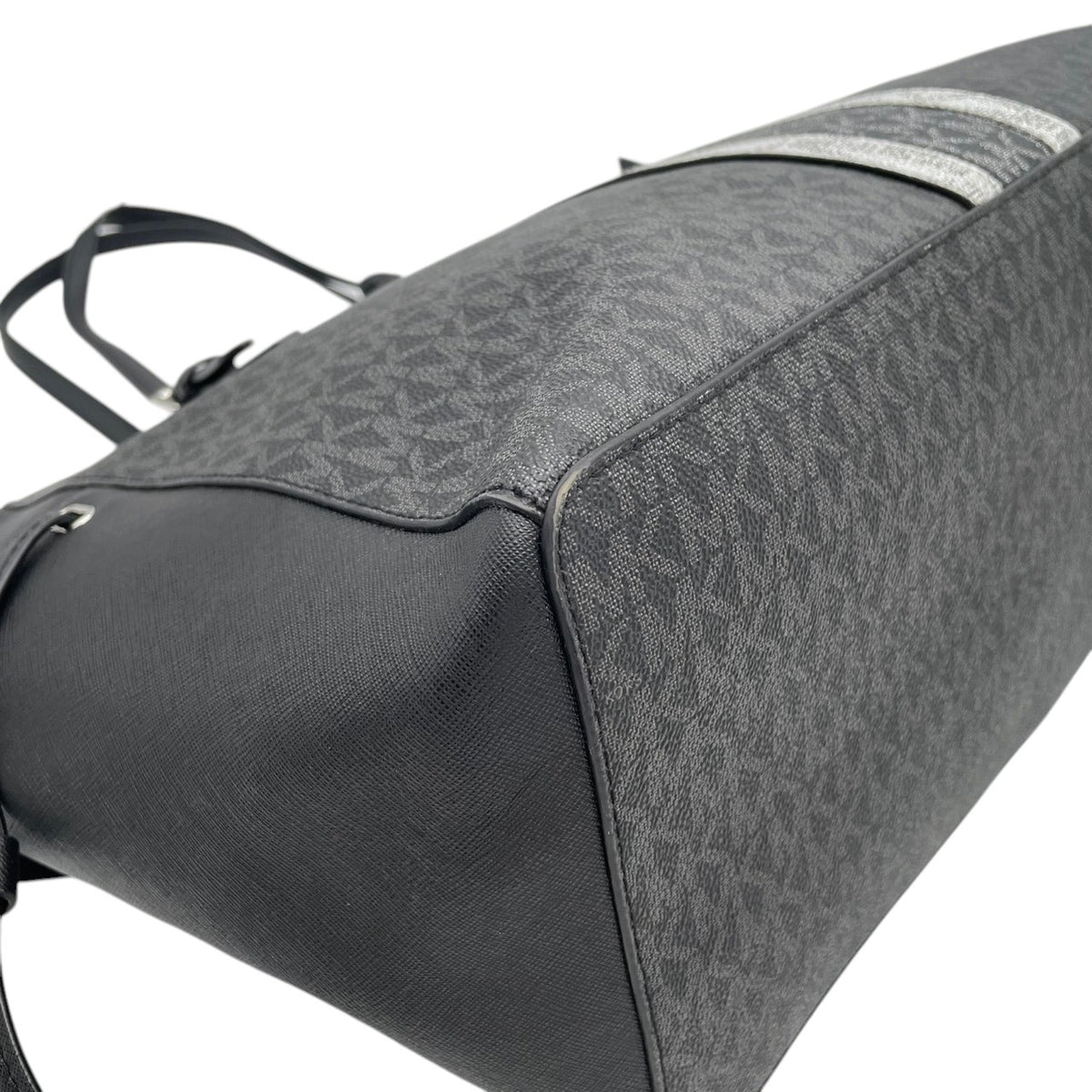 良品 MICHAEL KORS マイケルコース 35F2S2GT7B Gilly ギリー ラージ トートバッグ ブラック シグネチャー PVC レザー ストライプ ドローストリング トップジップ MKロゴ チャーム シルバー金具 肩掛け レディース S22
