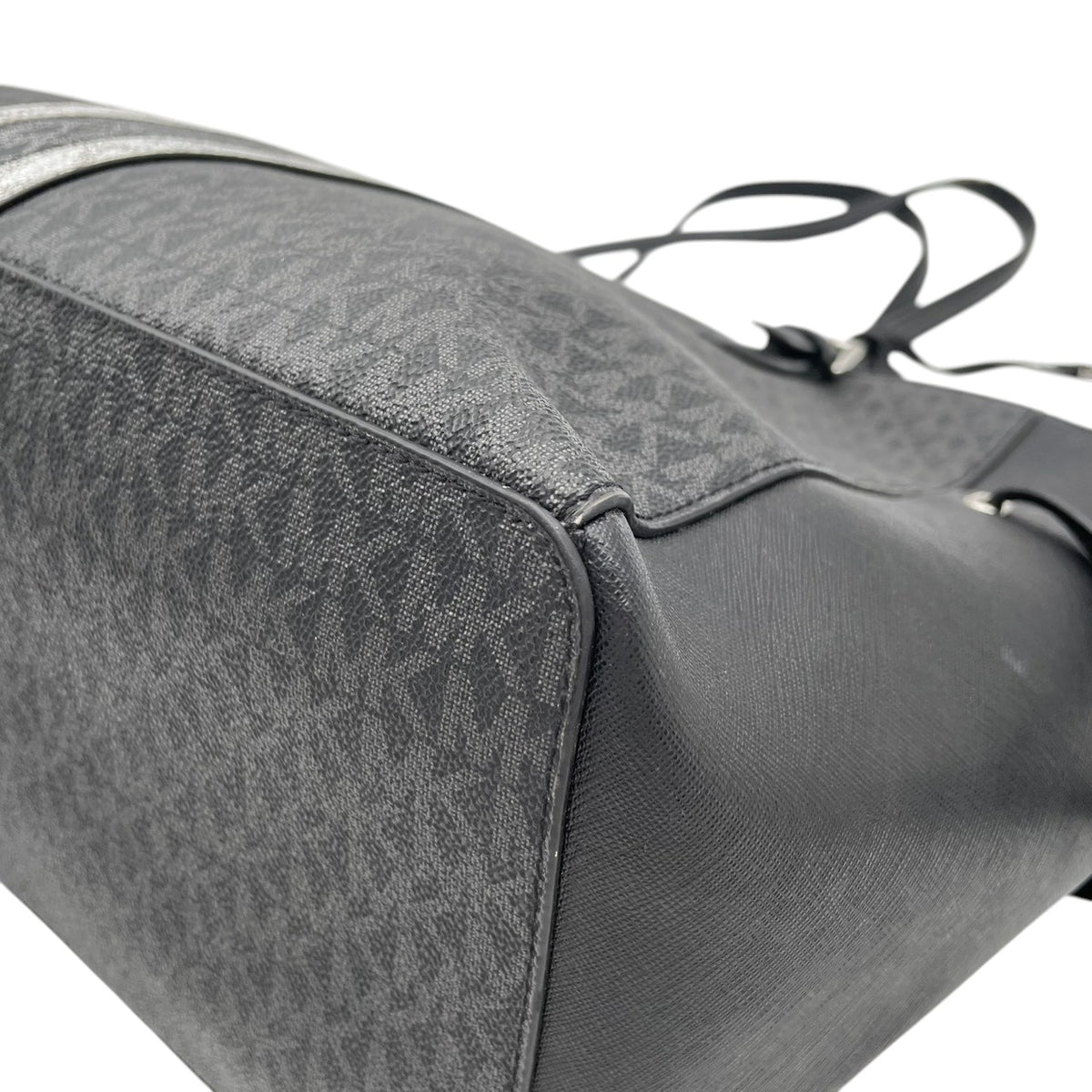 良品 MICHAEL KORS マイケルコース 35F2S2GT7B Gilly ギリー ラージ トートバッグ ブラック シグネチャー PVC レザー ストライプ ドローストリング トップジップ MKロゴ チャーム シルバー金具 肩掛け レディース S22