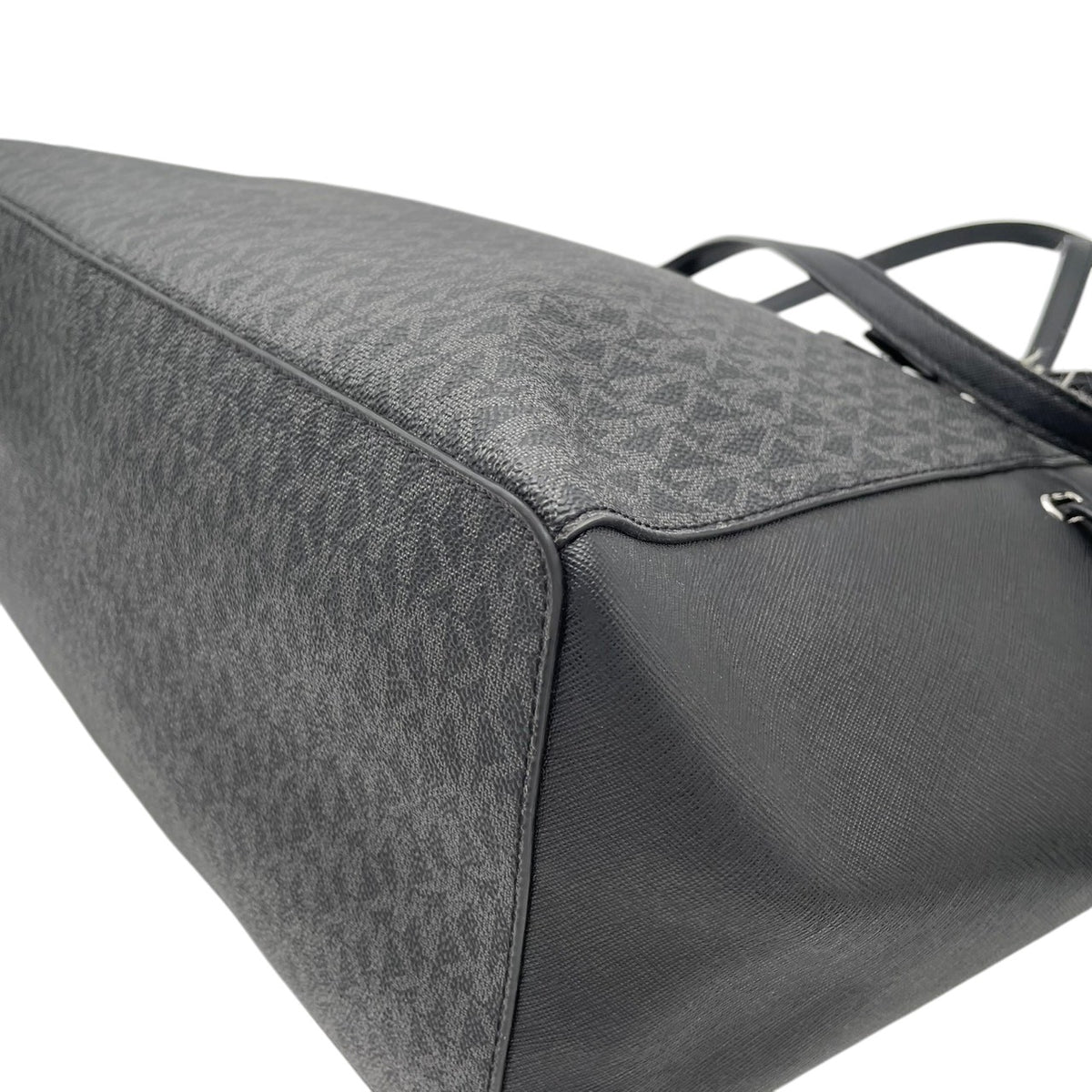 良品 MICHAEL KORS マイケルコース 35F2S2GT7B Gilly ギリー ラージ トートバッグ ブラック シグネチャー PVC レザー ストライプ ドローストリング トップジップ MKロゴ チャーム シルバー金具 肩掛け レディース S22