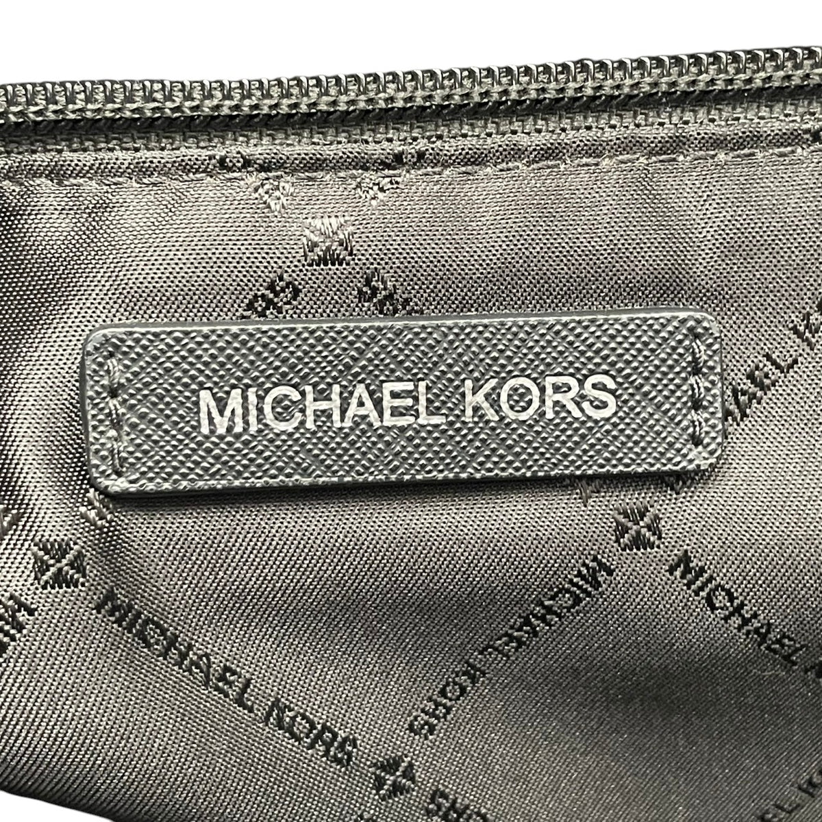良品 MICHAEL KORS マイケルコース 35F2S2GT7B Gilly ギリー ラージ トートバッグ ブラック シグネチャー PVC レザー ストライプ ドローストリング トップジップ MKロゴ チャーム シルバー金具 肩掛け レディース S22