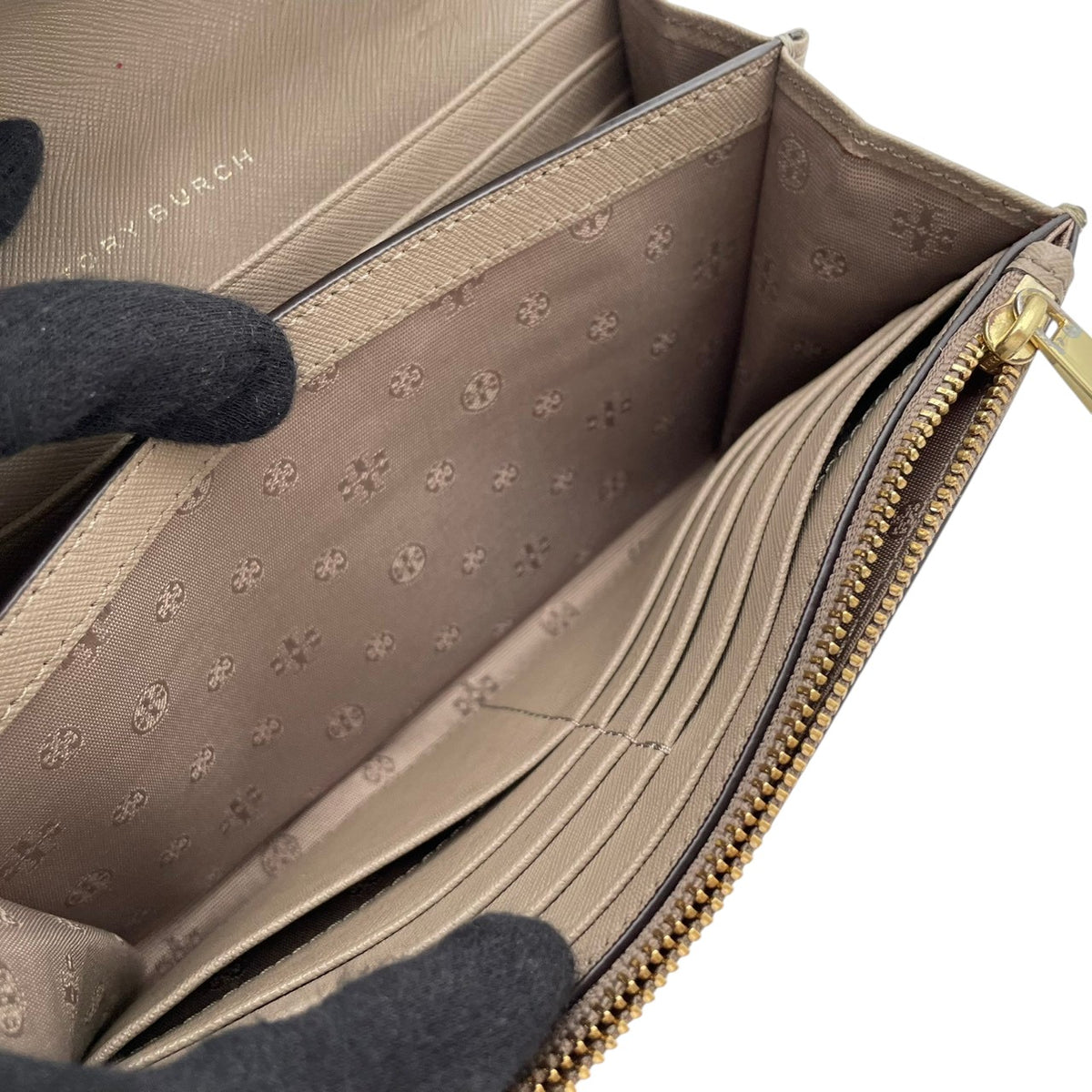 良品 TORY BURCH トリーバーチ Robinson ロビンソン チェーンウォレット ショルダーバッグ グレージュ サフィアーノレザー ゴールド金具 チェーンショルダー 斜め掛け 長財布 ロゴ フラップ お財布 レディース S22