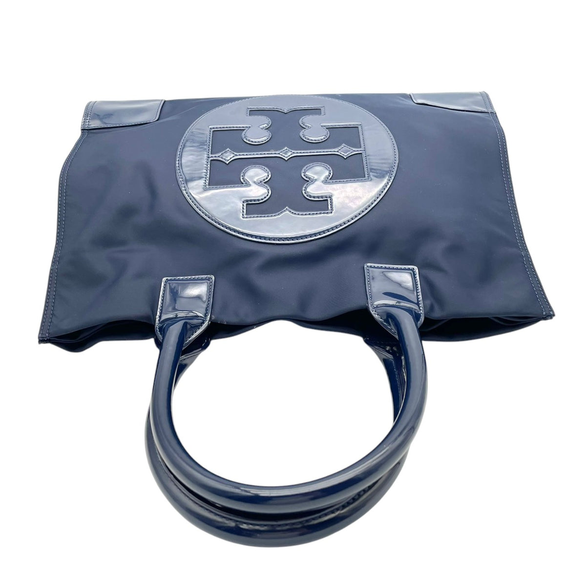良品 TORY BURCH トリーバーチ Ella エラ ラージ トートバッグ ネイビー ナイロン パテント エナメル ダブルT ビッグロゴ ロゴパッチ ゴールド金具 ハンドバッグ ファスナー 肩掛け レディース 大きめ S10