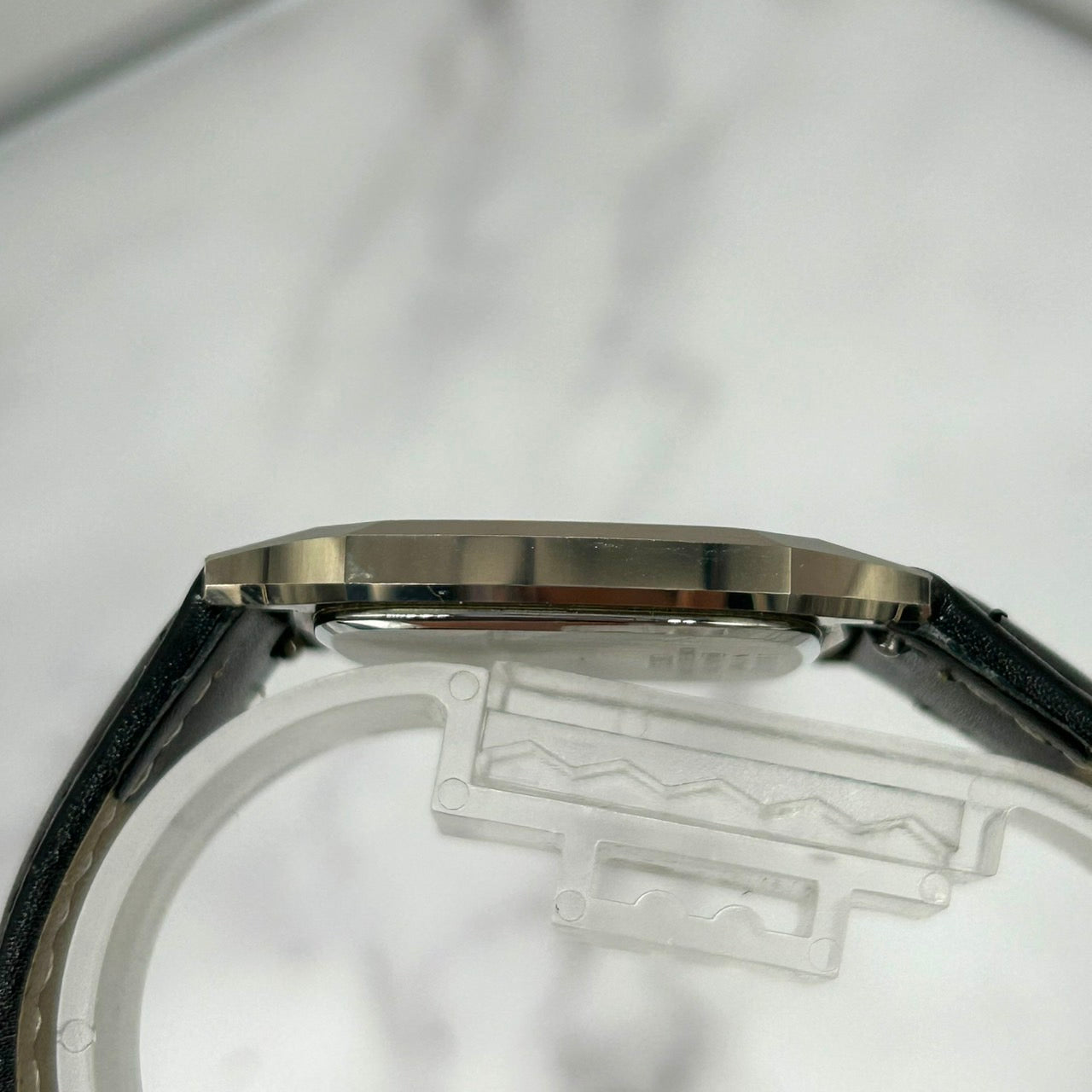 Authentic SEIKO Dolce 9522-5010 Mens Watch Gold Dial Silver Quartz Date Tonneau