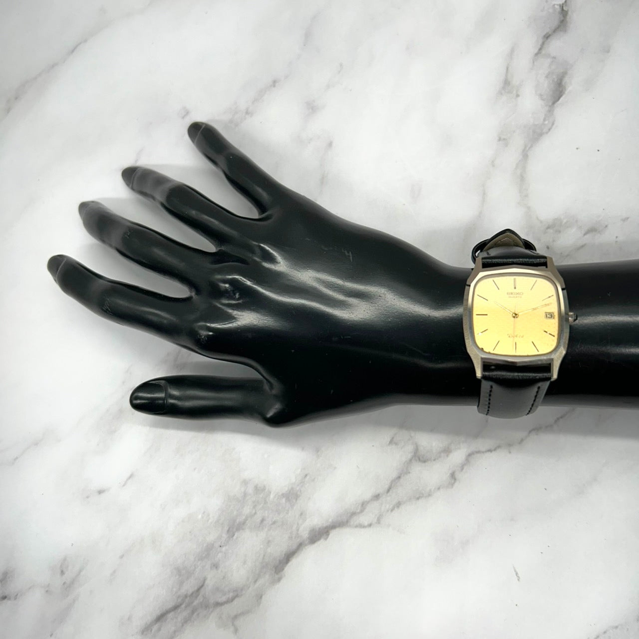 Authentic SEIKO Dolce 9522-5010 Mens Watch Gold Dial Silver Quartz Date Tonneau