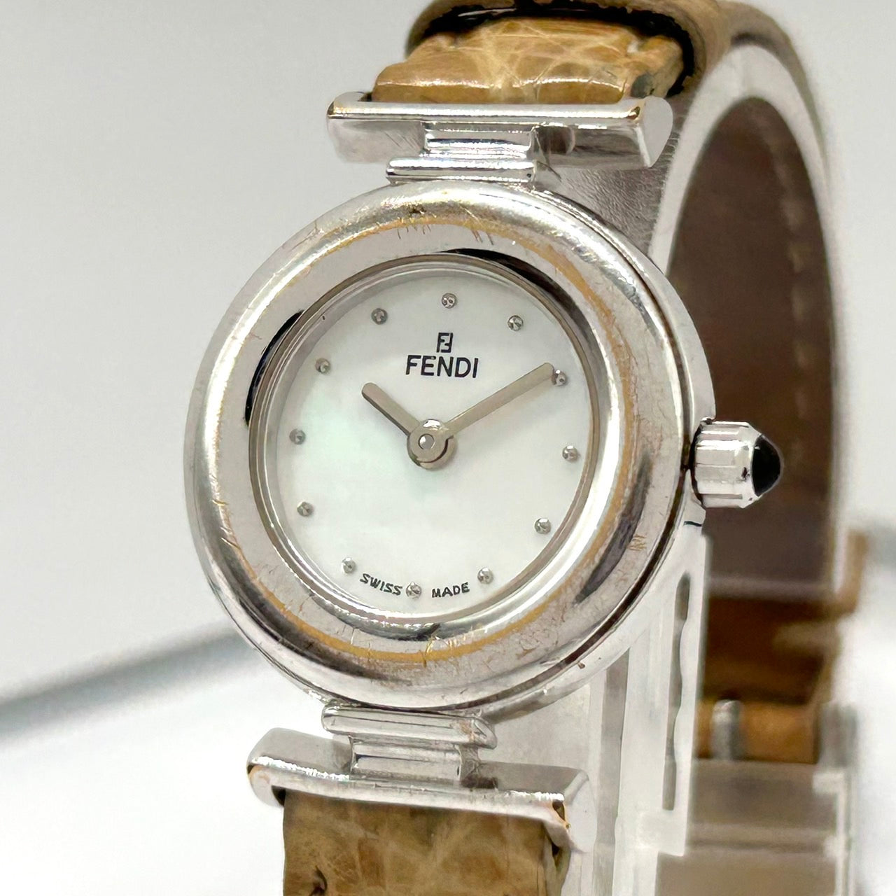 Authentic FENDI 088-320L-019 Ladies Watch White Dial Silver Case StrapUsed