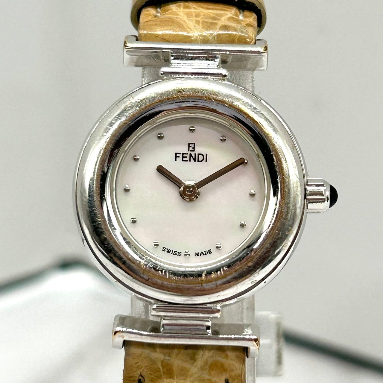 Authentic FENDI 088-320L-019 Ladies Watch White Dial Silver Case StrapUsed