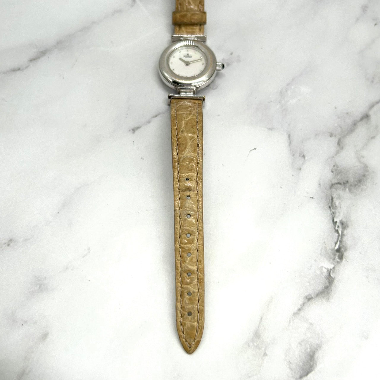 Authentic FENDI 088-320L-019 Ladies Watch White Dial Silver Case StrapUsed