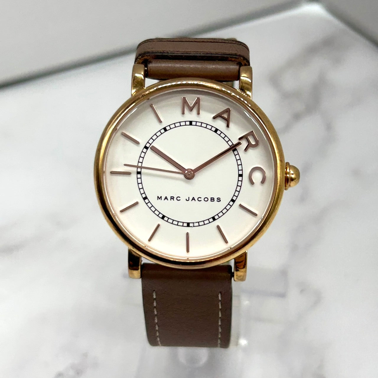 Authentic MARC JACOBS MJ1533 Watch Quartz White Dial Gold Case Brown Leather