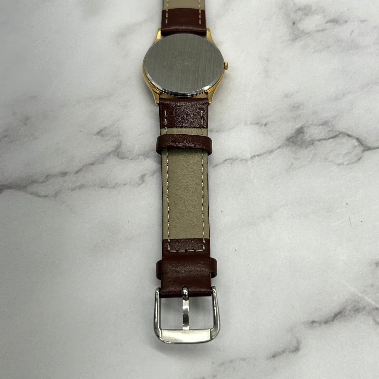 【電池交換済／美品】セイコー SEIKO クオーツ 2K01-0011 クラシック ドレスウォッチ ゴールド ビンテージ 腕時計 アナログ メンズ レディース ユニセックス対応 シンプルデザイン ブラウンレザーベルト クリーニング済 G2