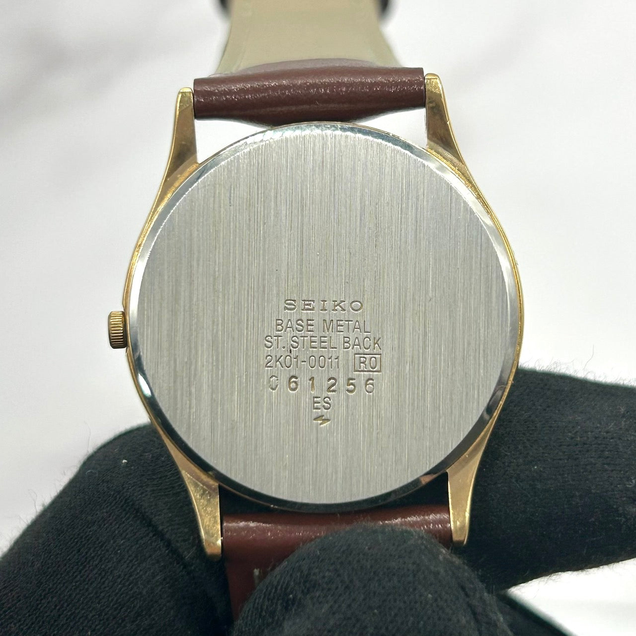 【電池交換済／美品】セイコー SEIKO クオーツ 2K01-0011 クラシック ドレスウォッチ ゴールド ビンテージ 腕時計 アナログ メンズ レディース ユニセックス対応 シンプルデザイン ブラウンレザーベルト クリーニング済 G2