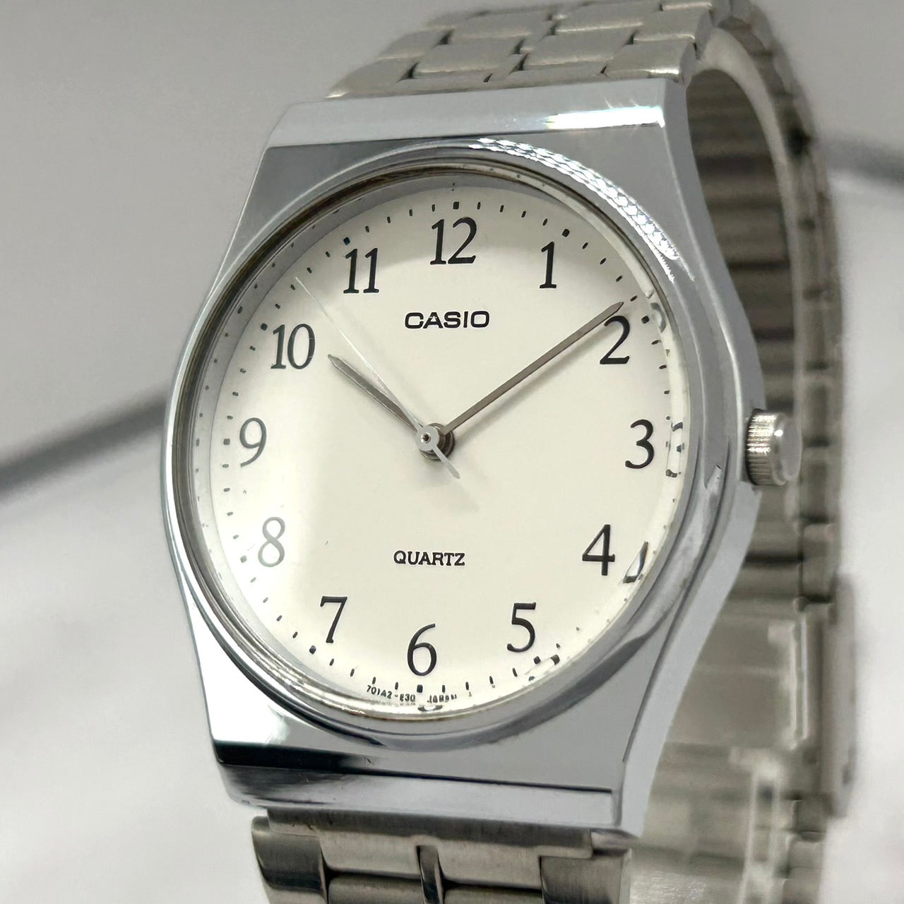 【美品／稼働品】カシオ CASIO 腕時計 MQ-336 メンズウォッチ スタンダード アナログ クオーツ シルバー ホワイト文字盤 ステンレス シンプル クラシック ビジネス カジュアル エレガント 軽量 ドレスウォッチ クリーニング済み G2