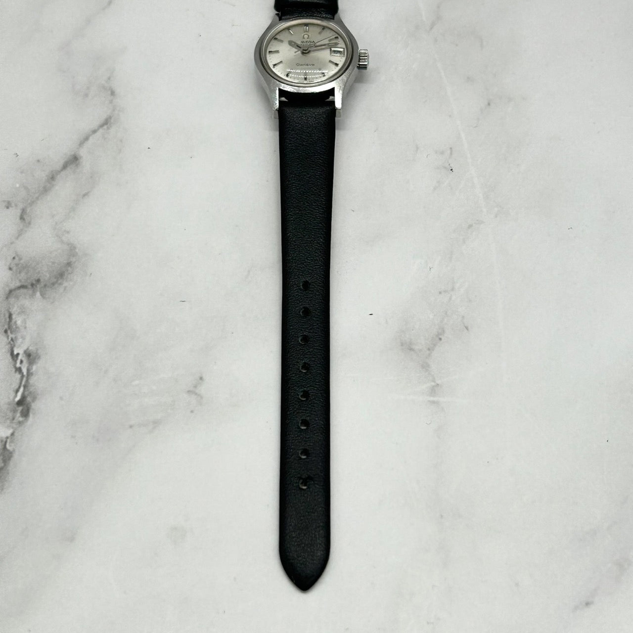 【稼働品/デッドストック】OMEGA オメガ Geneve ジュネーブ レディース 腕時計 自動巻き オートマチック デイト付 シルバー文字盤 ヴィンテージ アンティーク クラシック エレガント スイス製 クリーニング済み G5