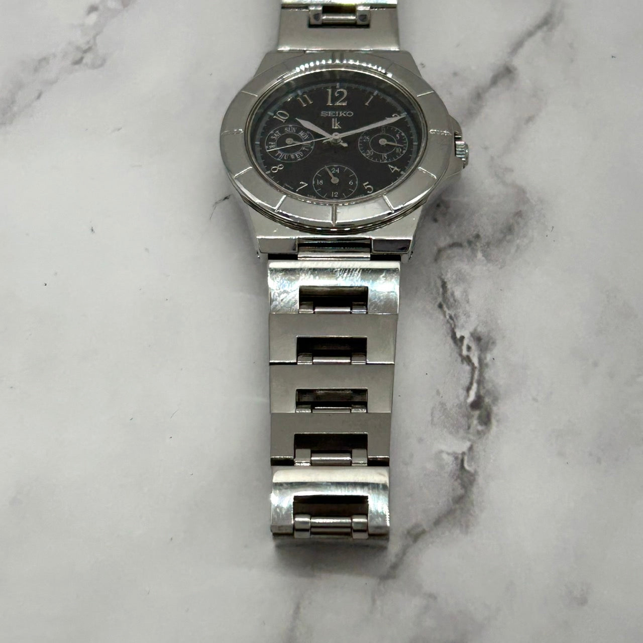 【電池交換済/美品】セイコー ルキア 腕時計 5Y89-0B30 クオーツ 多機能 ネイビー文字盤 アナログ デイデイト 24時間計 メンズ レディース ユニセックス ドレスウォッチ ビジネス カジュアル クリーニング済 SEIKO LUKIA i2