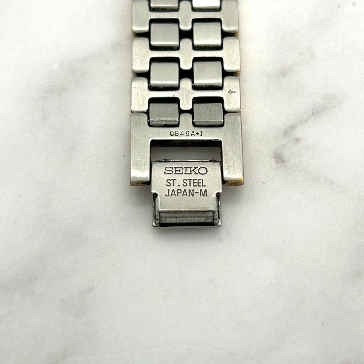 【美品/稼働品】seiko dolce セイコー ドルチェ 腕時計 8J41-6090 クオーツ 薄型 エレガント ドレスウォッチ コンビカラー メンズ レディース ユニセックス アナログ ホワイト文字盤 ゴールド シルバー クリーニング済 SEIKO DOLCE i2