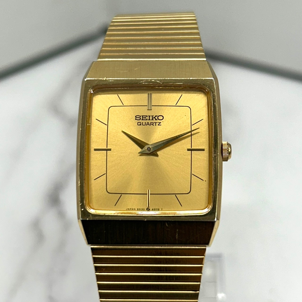 【稼働品】seiko セイコー 腕時計 6530-5760 ゴールド スクエア クオーツ ビンテージ メンズ レディース ユニセックス アナログ ドレスウォッチ エレガント 薄型 クラシック レトロ 金色 クリーニング済み i2