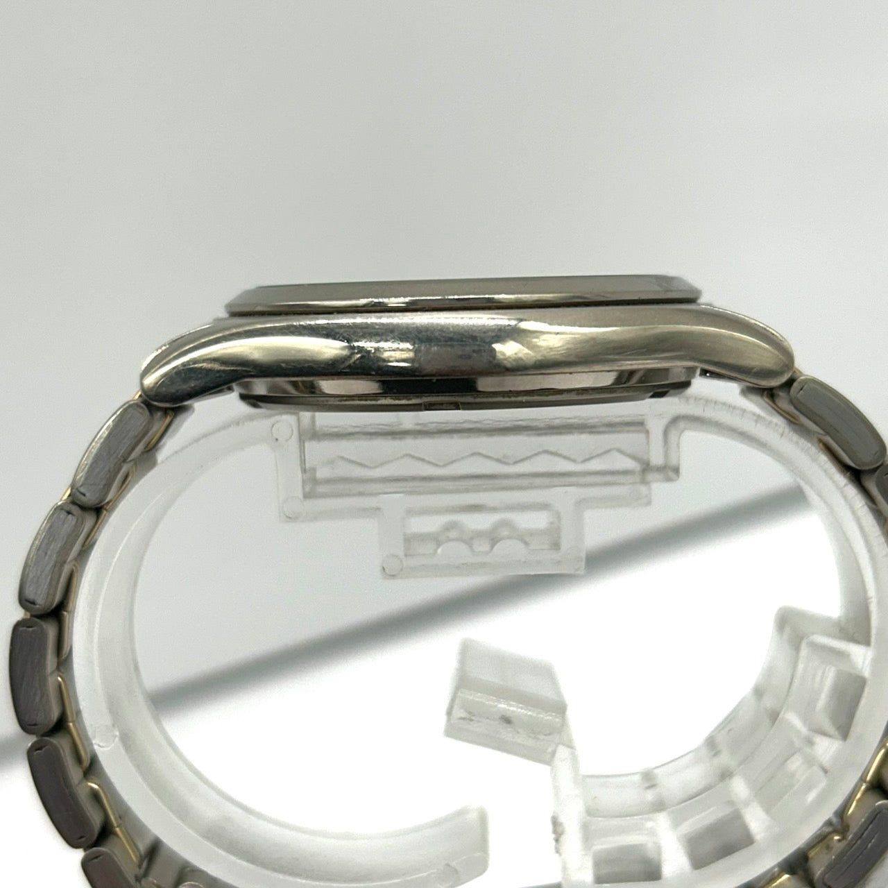 【美品／稼働品】seiko セイコー チタニウム 腕時計 7N43-9100 デイデイト クオーツ シルバー ゴールド コンビ 軽量 メンズ レディース ユニセックス クラシック ビジネスウォッチ クリーニング済み i2