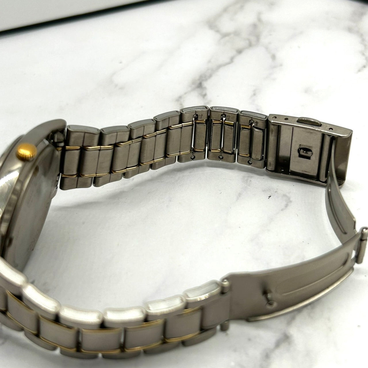 【美品／稼働品】seiko セイコー チタニウム 腕時計 7N43-9100 デイデイト クオーツ シルバー ゴールド コンビ 軽量 メンズ レディース ユニセックス クラシック ビジネスウォッチ クリーニング済み i2