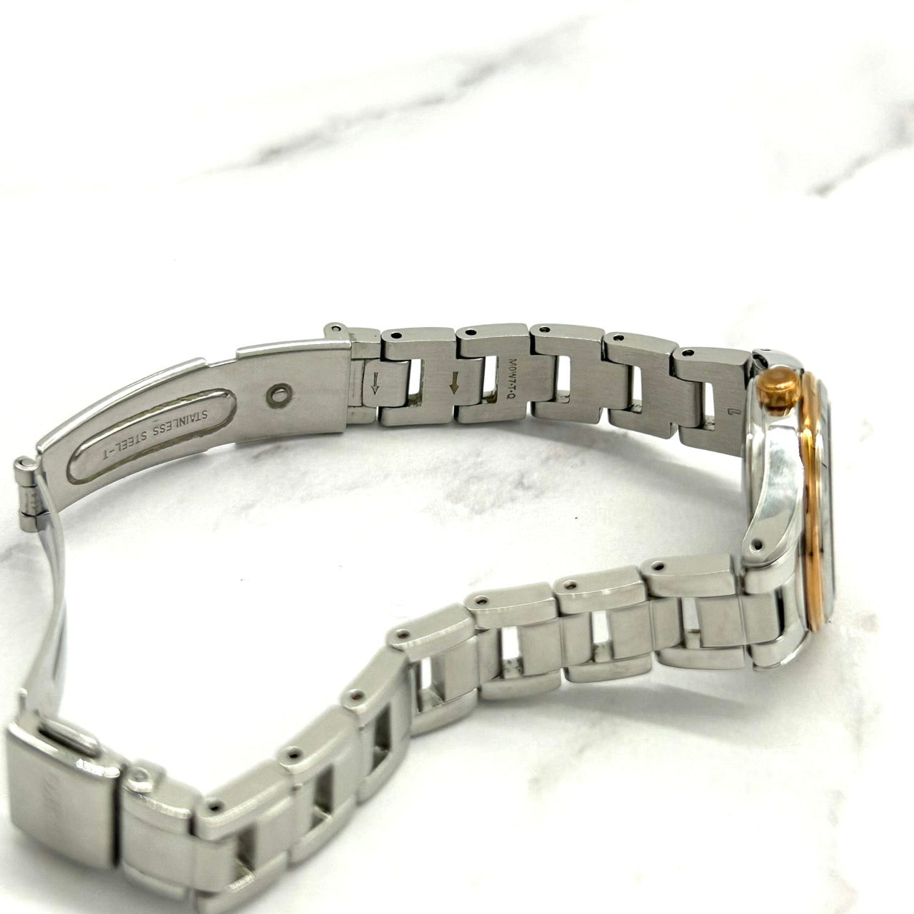 【美品／稼働品】SEIKO セイコー レディース 腕時計 1B22-0CD0 ソーラー電波 デイト ピンク文字盤 シルバー ピンクゴールド コンビカラー エレガント クラシック ビジネス オフィス カジュアル アナログ ウォッチ クリーニング済み i2