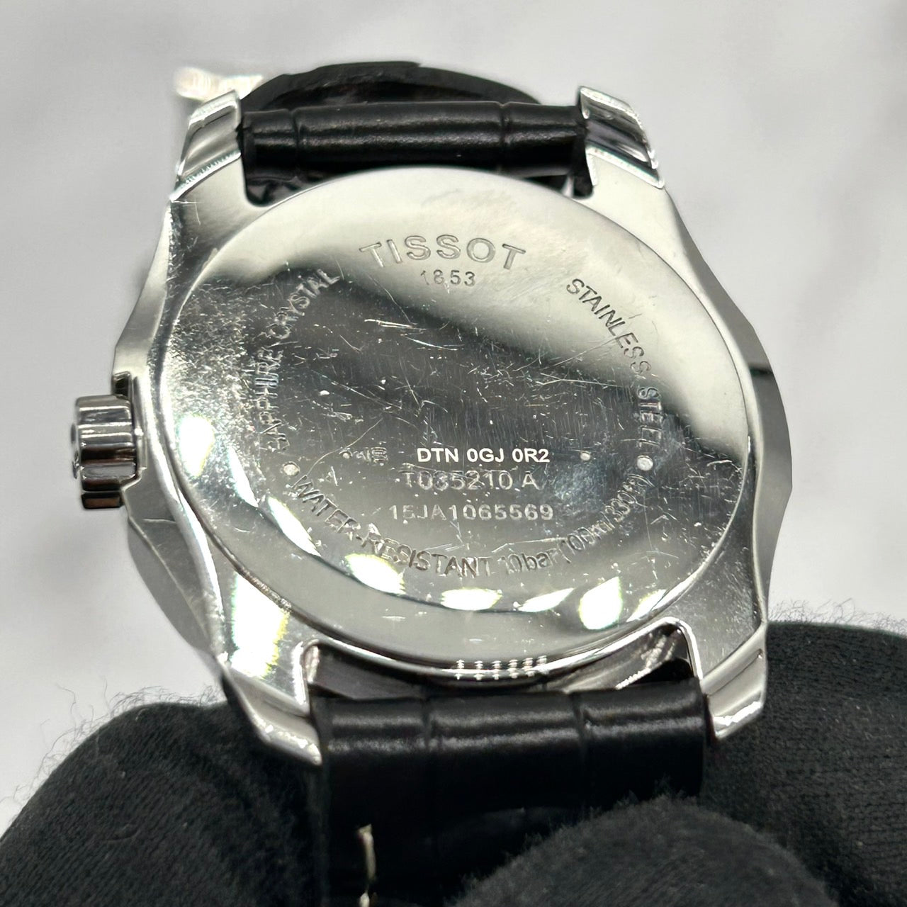 Authentic Tissot Couturier T035210A Unisex Watch Quartz Date Black Dial Leather